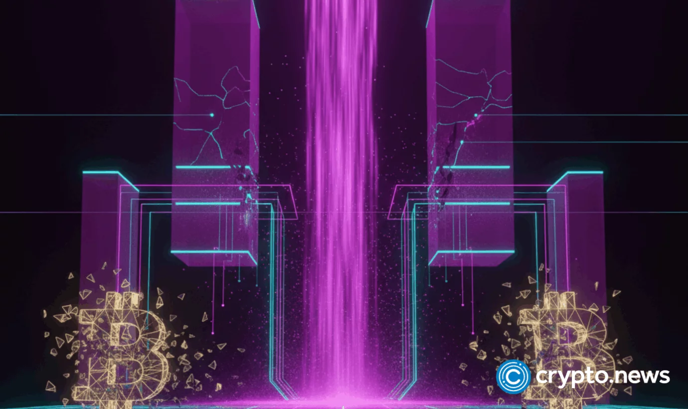 Bitcoin long-term holders show early capitulation signals - 1